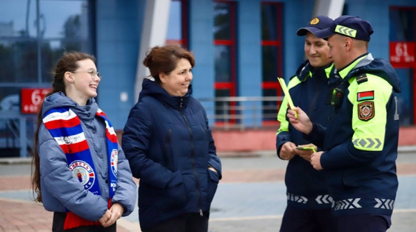 Насколько фликеры улучшают видимость пешехода, рассказали в столичной ГАИ 