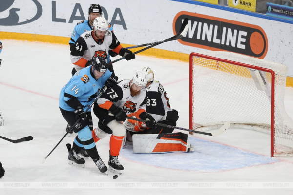 Минское "Динамо" крупно обыграло "Амур", Мороз оформил дубль