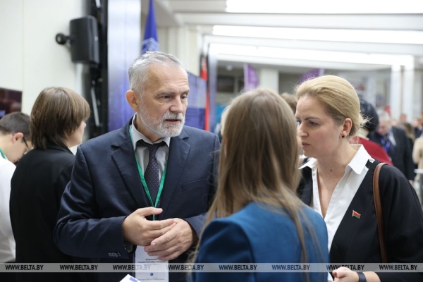 Дроны и цифровые двойники: выставка в области ИИ и робототехники проходит в Минске