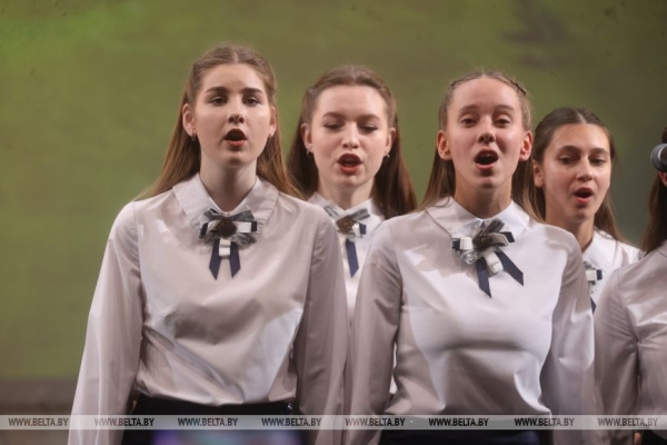 Прекрасный вокал и чарующие звуки оркестра: в Бресте стартовал фестиваль "Таленты Беларусі - будучыня краіны" 