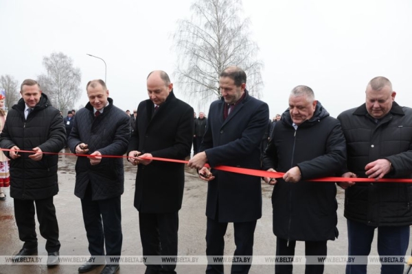 В Крупском районе открыли новый завод по производству профессиональных торфяных грунтов