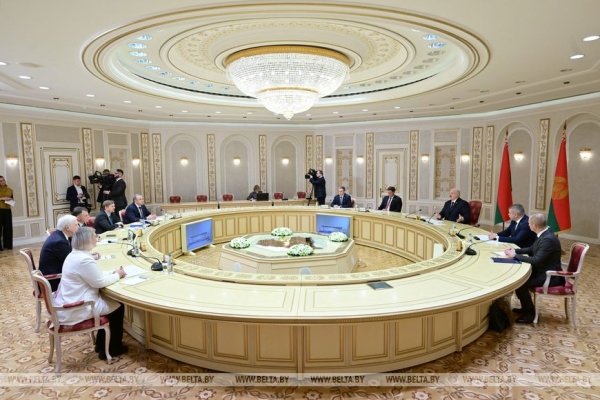
Лукашенко: Беларусь и Россия были вместе и будут, никто не сможет разорвать их единство
