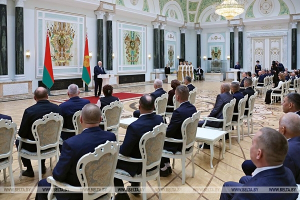 Лукашенко: Беларусь в 2025 году рассчитывает получить рекордные более $9 млрд от экспорта продовольствия