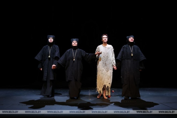 Спектакль "Корова" представил Брестский театр кукол на конкурс театрального искусства