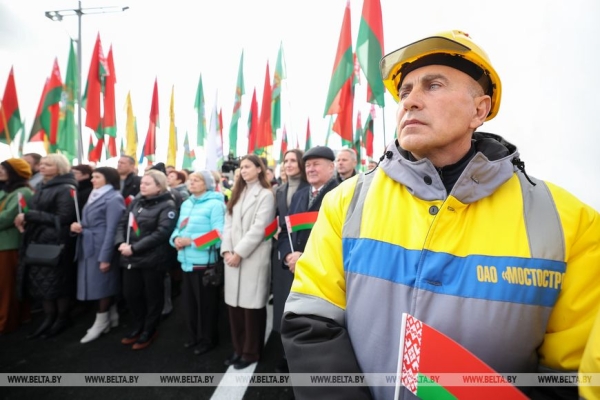 Работа на Полесье, подарок к 7 ноября, череда докладов и прогнозы на год. Итоги недели Президента