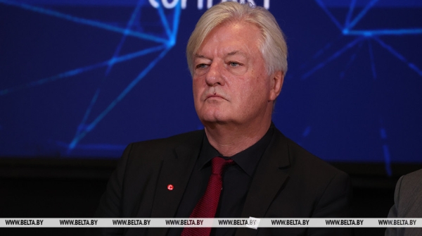 "Нашу молодежь разрушает государство". Главред журнала Compact о гендерном самоопределении в Германии