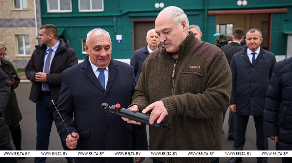 Работа на Полесье, подарок к 7 ноября, череда докладов и прогнозы на год. Итоги недели Президента