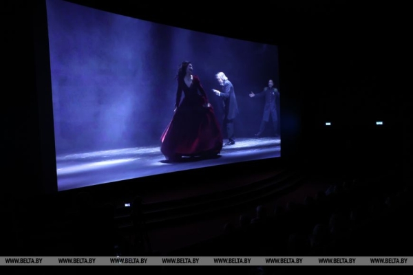 Премьера телеверсии спектакля "Идиот" прошла в кинотеатре "Победа" 