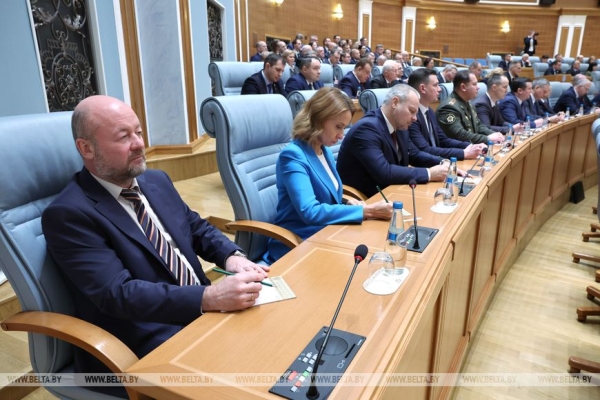 Апгрейд для Полесья, кадровый день, наука "без понтов" и лозунг для всей страны. Итоги недели Президента