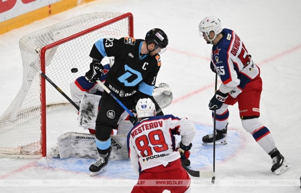 Первая в сезоне шайба Стася помогла "Динамо" обыграть ЦСКА