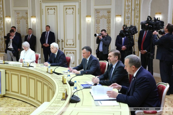 
Лукашенко: Беларусь и Россия были вместе и будут, никто не сможет разорвать их единство
