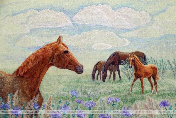 "Лошадь - человеку крылья!" Выставка творческих работ открылась в Гомеле