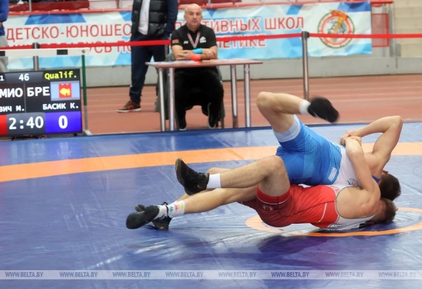 Олимпийские дни молодежи по греко-римской борьбе проходят в Гомеле