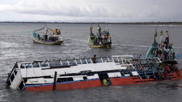 На северо-западе Конго перевернулась лодка: 20 человек погибли