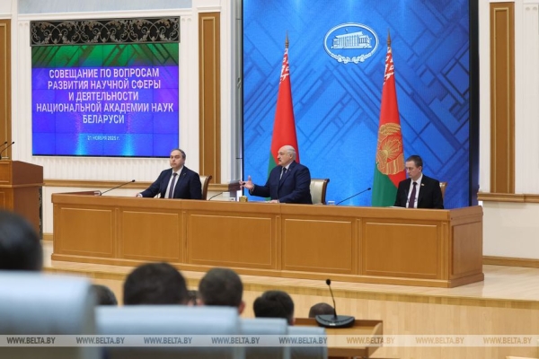 Апгрейд для Полесья, кадровый день, наука "без понтов" и лозунг для всей страны. Итоги недели Президента