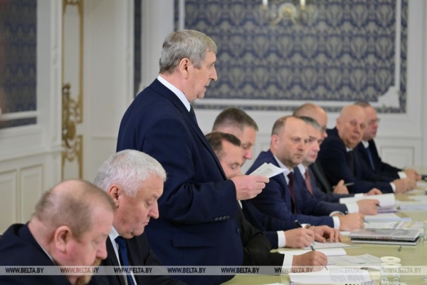 Апгрейд для Полесья, кадровый день, наука "без понтов" и лозунг для всей страны. Итоги недели Президента