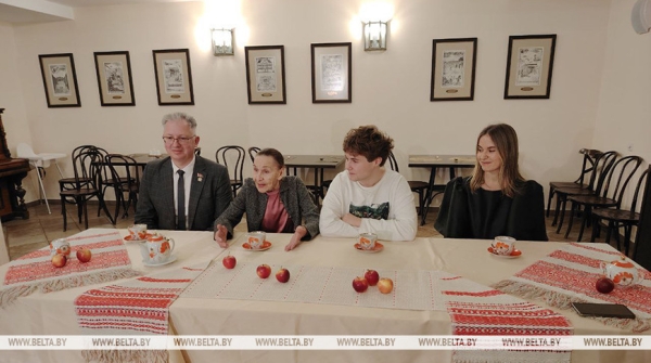 Народная артистка Беларуси Зинаида Зубкова осталась под сильнейшим впечатлением от романа "Вырай"