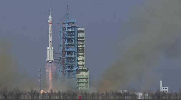 Китай запустил космический корабль "Шэньчжоу-22" без экипажа на борту