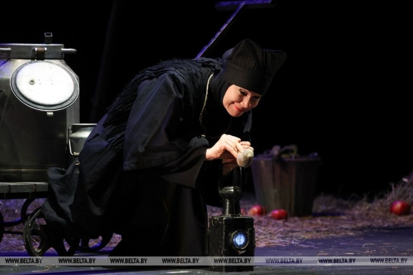 Спектакль "Корова" представил Брестский театр кукол на конкурс театрального искусства