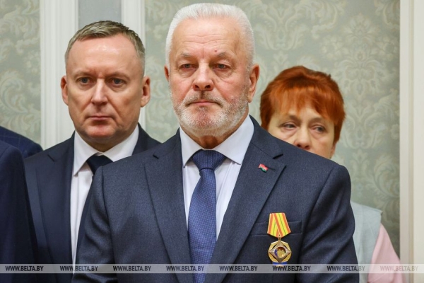 "Вами гордится страна!" Лукашенко вручил награды заслуженным аграриям Беларуси