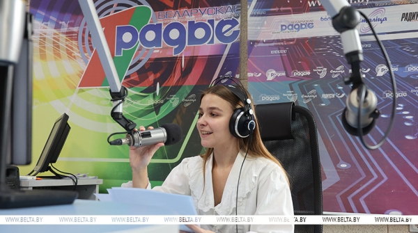 Успеть все. Провели рабочий день вместе с молодой радиоведущей