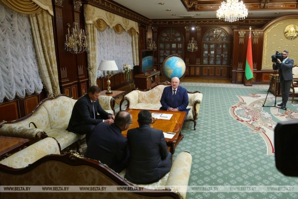 Работа на Полесье, подарок к 7 ноября, череда докладов и прогнозы на год. Итоги недели Президента