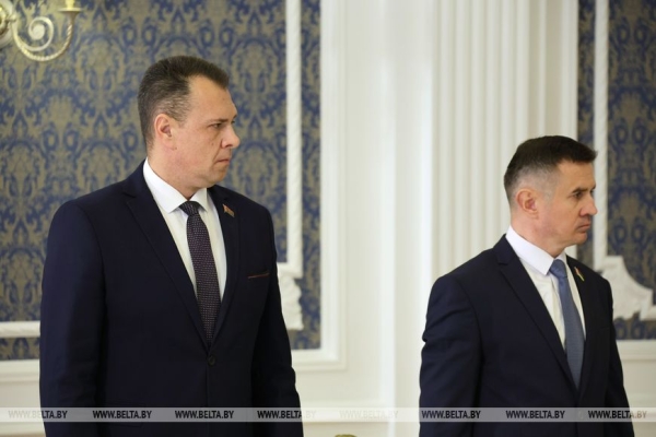 Апгрейд для Полесья, кадровый день, наука "без понтов" и лозунг для всей страны. Итоги недели Президента