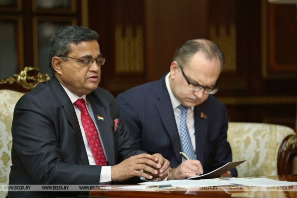 Работа на Полесье, подарок к 7 ноября, череда докладов и прогнозы на год. Итоги недели Президента