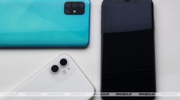 В Австралии готовятся к введению первого в мире запрета на использование соцсетей подростками