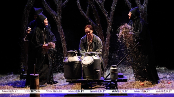 Спектакль "Корова" представил Брестский театр кукол на конкурс театрального искусства