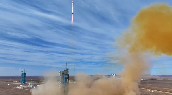 Китай вывел на орбиту три новых спутника для изучения космоса