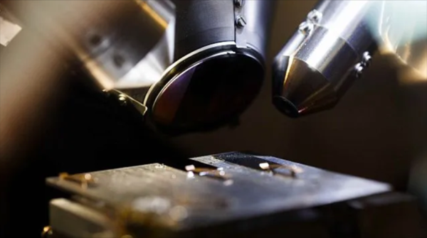 В России создали тонкую пленку, на основе которой можно делать электроды для умных контактных линз