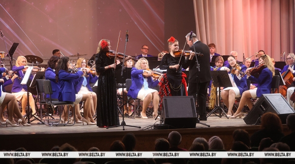 Прекрасный вокал и чарующие звуки оркестра: в Бресте стартовал фестиваль "Таленты Беларусі - будучыня краіны" 