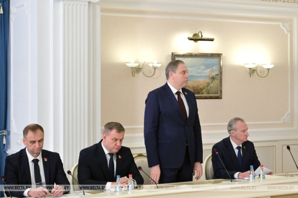 Лукашенко ориентирует делегатов ВНС на активное обсуждение проекта программы соцэкономразвития