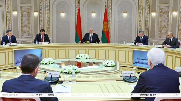 
Лукашенко: Беларусь и Россия были вместе и будут, никто не сможет разорвать их единство
