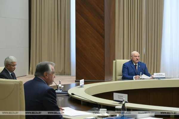 Лукашенко: ОДКБ нужна, но ее надо постоянно адаптировать под меняющиеся вызовы и угрозы безопасности