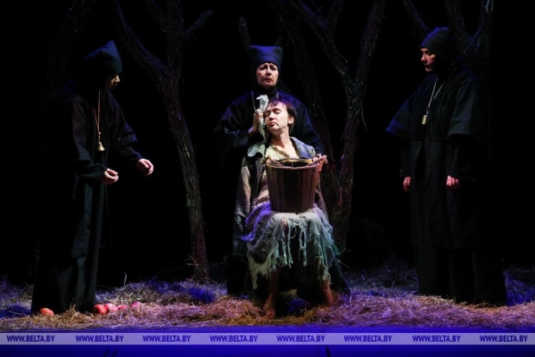 Спектакль "Корова" представил Брестский театр кукол на конкурс театрального искусства