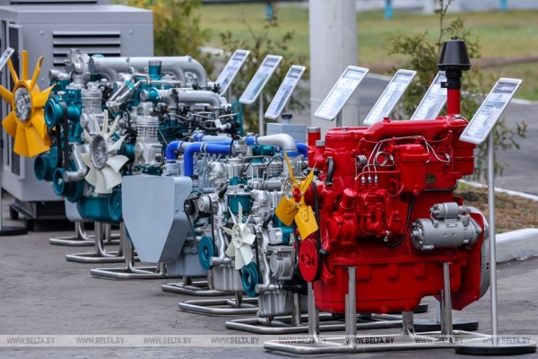 Работа на Полесье, подарок к 7 ноября, череда докладов и прогнозы на год. Итоги недели Президента