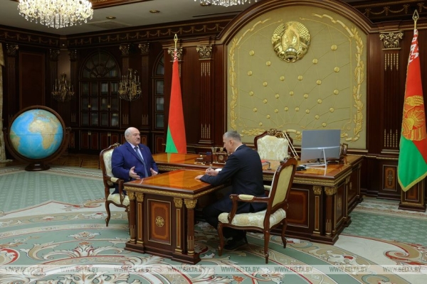 Апгрейд для Полесья, кадровый день, наука "без понтов" и лозунг для всей страны. Итоги недели Президента