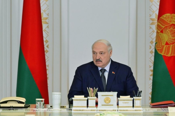 Апгрейд для Полесья, кадровый день, наука "без понтов" и лозунг для всей страны. Итоги недели Президента