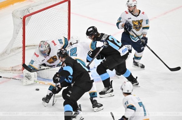 Столичные динамовцы обыграли "Сочи", Лимож впервые забросил на "Минск-Арене"