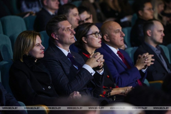 "Лiстапад": народный артист России Дмитрий Певцов удостоен специального приза Президента Беларуси