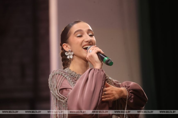 Прекрасный вокал и чарующие звуки оркестра: в Бресте стартовал фестиваль "Таленты Беларусі - будучыня краіны" 