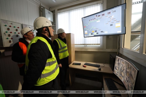 В Крупском районе открыли новый завод по производству профессиональных торфяных грунтов