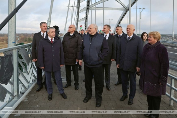 Работа на Полесье, подарок к 7 ноября, череда докладов и прогнозы на год. Итоги недели Президента