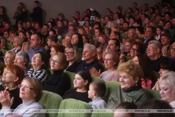 Прекрасный вокал и чарующие звуки оркестра: в Бресте стартовал фестиваль "Таленты Беларусі - будучыня краіны" 