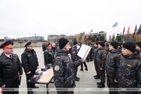 На площади Госфлага воспитанники военно-патриотических клубов принесли клятвы