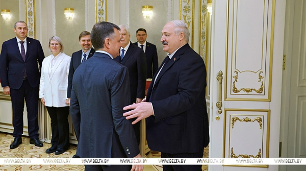 Апгрейд для Полесья, кадровый день, наука "без понтов" и лозунг для всей страны. Итоги недели Президента