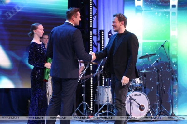 "Любить кино по-белорусски". В Минске состоялся театрализованный концерт ко Дню белорусского кино "Любить кино по-белорусски". В Минске состоялся театрализованный концерт ко Дню белорусского кино