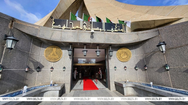 Лукашенко в Алжире посетил Национальный музей мучеников Лукашенко в Алжире посетил Национальный музей мучеников